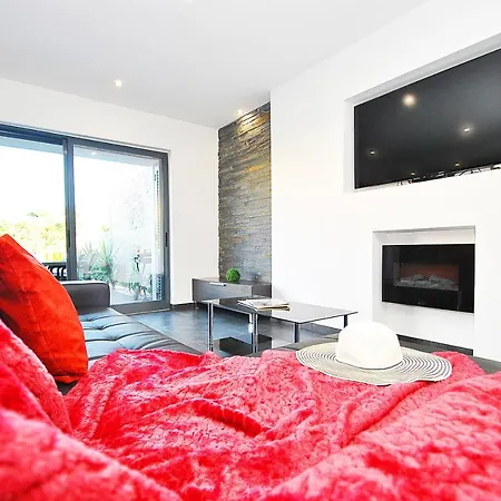 Waikiki By Algarve Vacation Villa