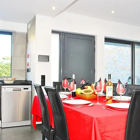 Waikiki By Algarve Vacation *