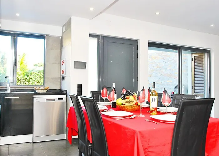 Waikiki By Algarve Vacation *